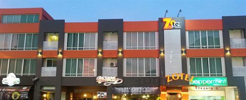 Zotel Business & Leisure Hotel Kuching Exterior photo